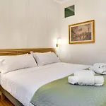 Navigli Top Floor Apartment 15 Mins From Duomo